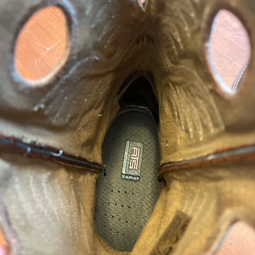 Ariat Men’s Bowbot Boots (Like New) - Picture 3 of 4